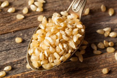 Ham organik beyaz patlamış mısır Kernals