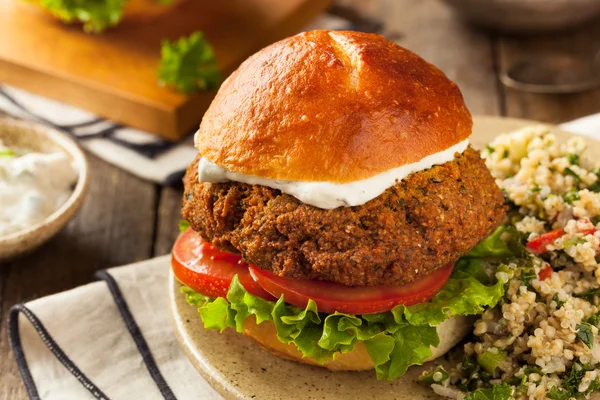 Burger Falafel Mediterraneo fatto in casa — Foto Stock