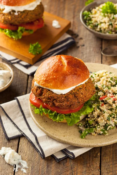 Domácí Středozemní Falafel Burger — Stock fotografie