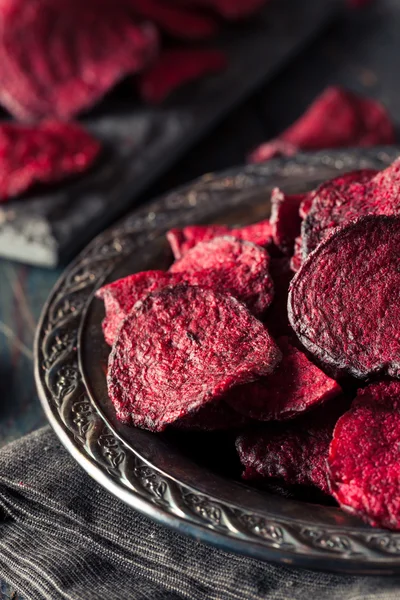 Healthy Purple Baked Beet Chips — Stock Photo, Image