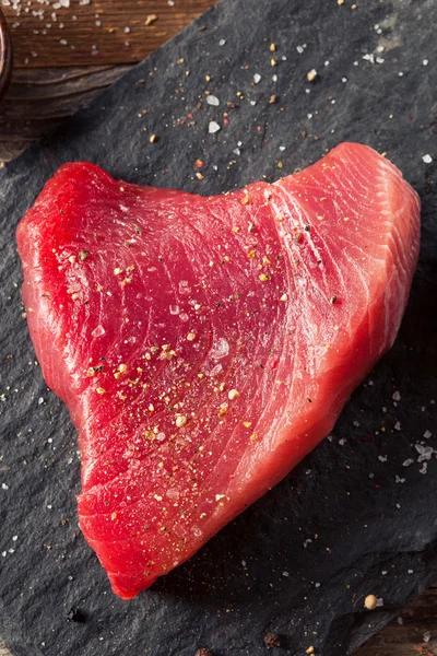 Raw Organic Pink Tuna Steak — Stock Photo, Image