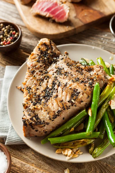 Homemade Grilled Sesame Tuna Steak — Stock Photo, Image