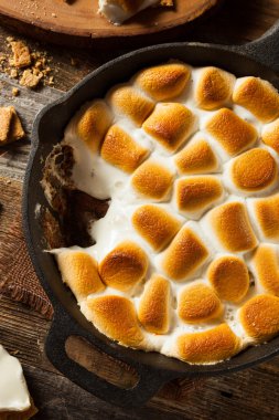 Ev yapımı S'mores Dip Graham kraker ile