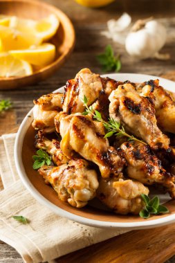 Izgara limon sarımsak tavuk kanadı