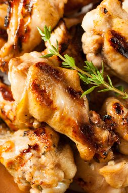 Izgara limon sarımsak tavuk kanadı
