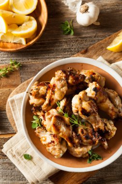 Izgara limon sarımsak tavuk kanadı