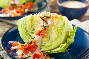 Sağlıklı yeşil takoz salata