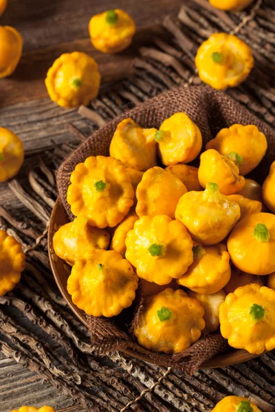 Ham organik sarı Pattypan Squash — Stok fotoğraf