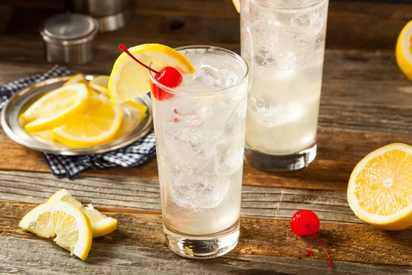 Menyegarkan Koktail Tom Collins Klasik — Stok Foto