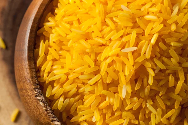 Сирий органічний жовтий шафрановий рис — стокове фото