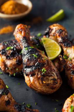 Baharatlı ızgara Jerk tavuk