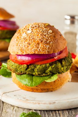 Ev yapımı yeşil vejetaryen Burger