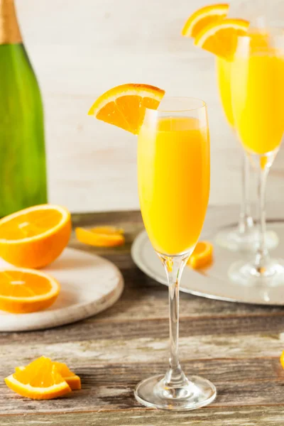 Cocktail rinfrescanti fatti in casa Orange Mimosa — Foto Stock