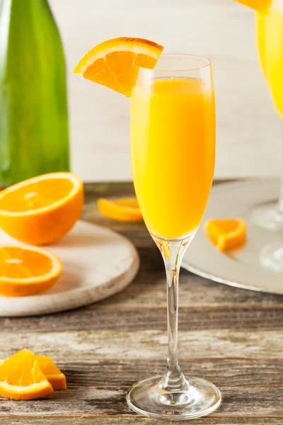 Zelfgemaakte verfrissende Cocktails van de oranje Mimosa — Stockfoto