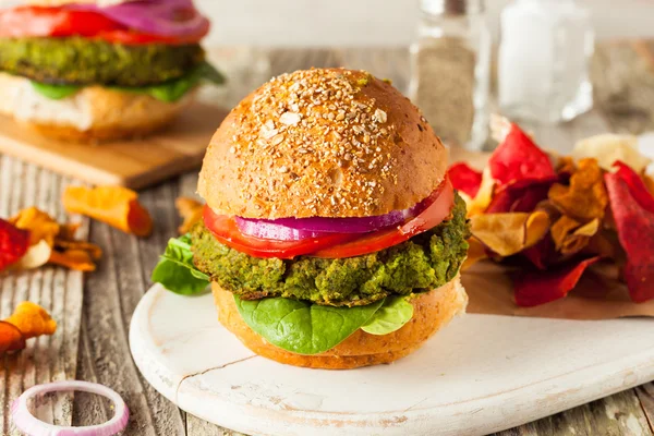 Homemade Green Vegan Burgers — Stock Photo, Image