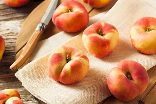 Raw Organic Donut Saturn Peaches — Stock Photo, Image