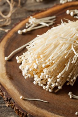 Ham organik Enoki mantar