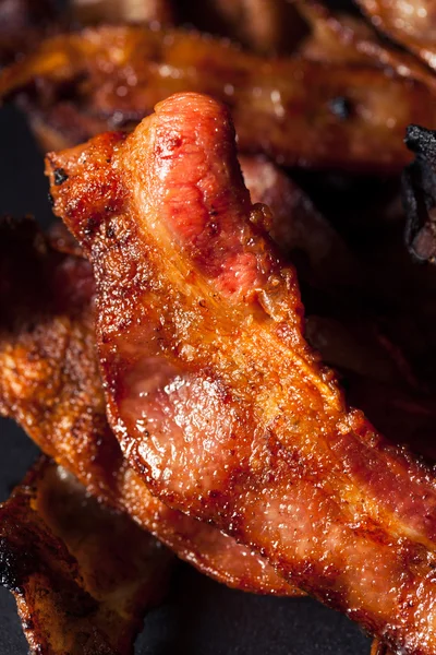 Bacon grillé chaud graisseux — Photo