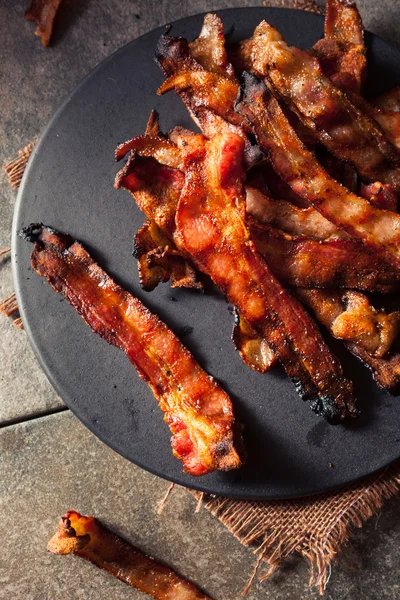 Bacon grillé chaud graisseux — Photo