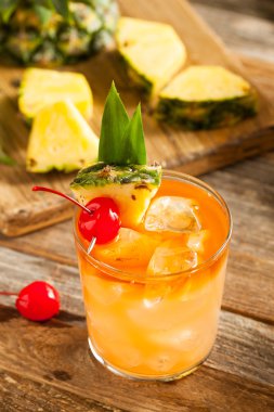 Ev yapımı Mai Tai kokteyl