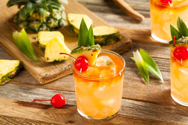 Hausgemachter Mai Tai Cocktail — Stockfoto