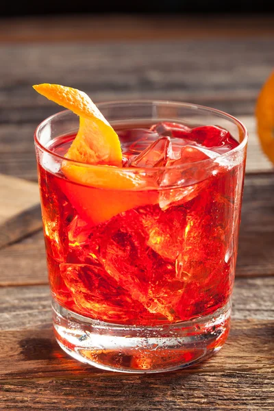 Cocktail de bebida caseiro Negroni — Fotografia de Stock