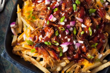 Ev yapımı Barbekü Domuz kızartması çekti