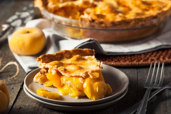 Homemade Warm Peach Pie — Stock Photo, Image