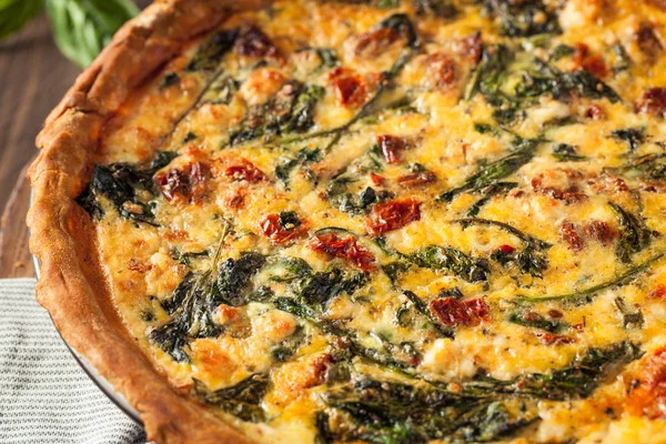 Domowy jajko serowy Quiche dla Brunch — Zdjęcie stockowe