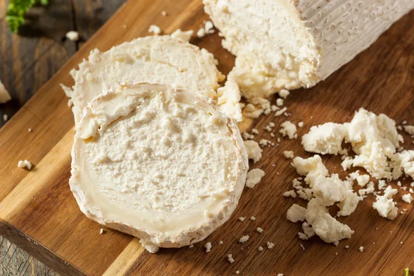 Queso de cabra orgánico blanco crudo —  Fotos de Stock