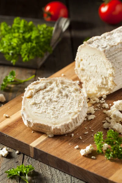 Rauwe witte biologische geitenkaas — Stockfoto