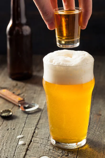 Osvěžující pivo a whisky Shot Boilermaker — Stock fotografie