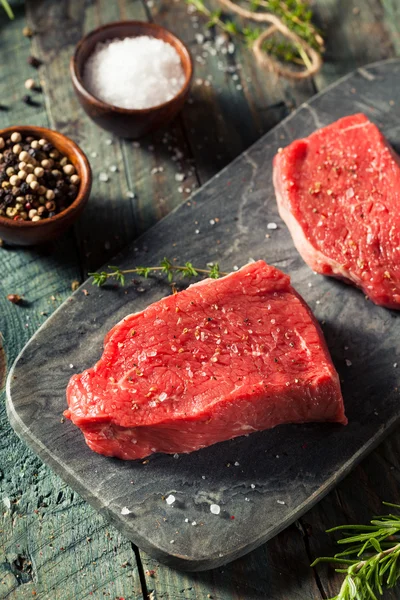 Raw Organic Grass Fed Sirloin Steak — Stock Photo, Image