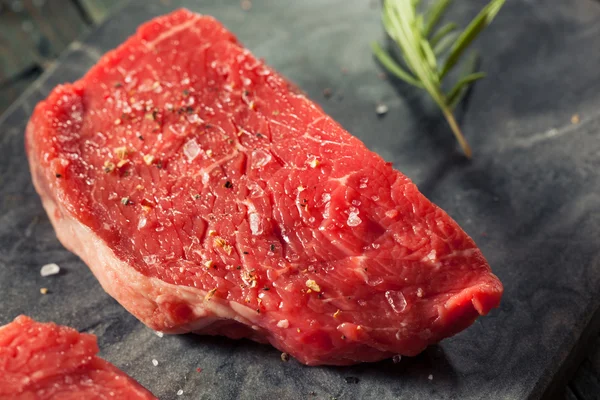 Rauwe biologische gras gevoed entrecote — Stockfoto