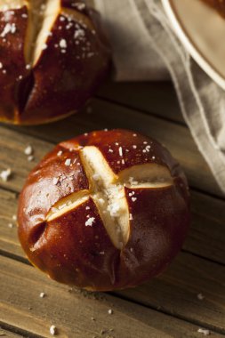 Ev yapımı Alman simit rulo