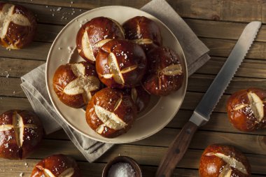 Ev yapımı Alman simit rulo