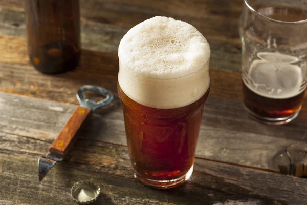 Refreshing Brown Ale Beer — Stock Photo, Image