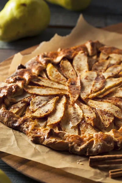 Zelfgemaakte herfst Pear Galette gebak — Stockfoto