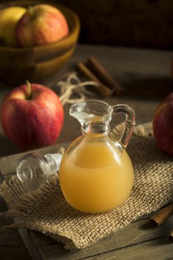 Ham organik elma sirkesi