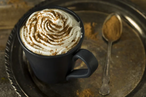 自制的南瓜味拿铁咖啡 — 图库照片