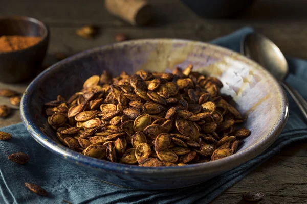 Homemade Roasted Spicy Pumpkin Seeds — Stock Photo, Image