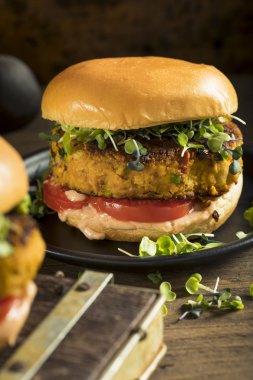 Ev yapımı kabak ve fasulye Burger