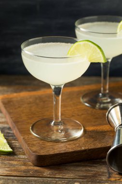 İçkili Rom Daiquri Kokteyli Lime ile Tazeleniyor