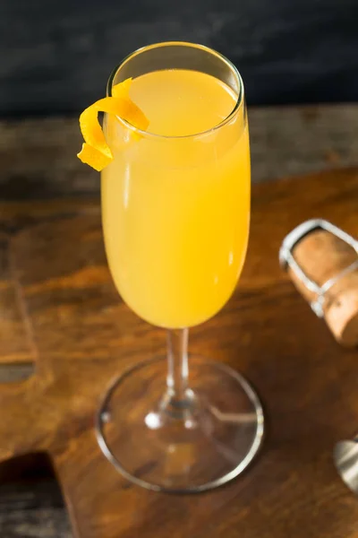 Bubbly Refreshing French Cocktail Μπέρμπον Και Πορτοκάλι — Φωτογραφία Αρχείου