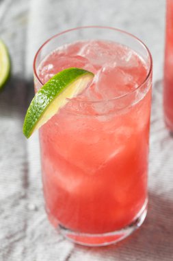 Buzlu Votka Koyu Esintisi Limonlu Kokteyl