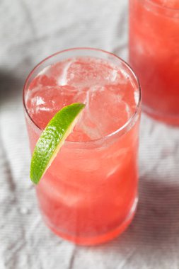 Buzlu Votka Koyu Esintisi Limonlu Kokteyl