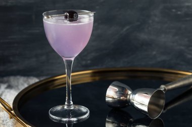 İçki Serinletici Havacılık Cin ve Violette Likörlü Kokteyl
