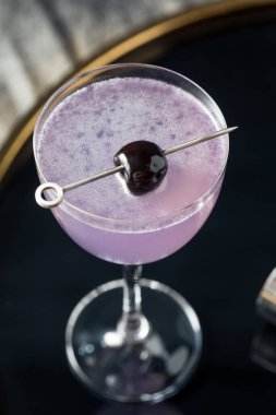 İçki Serinletici Havacılık Cin ve Violette Likörlü Kokteyl
