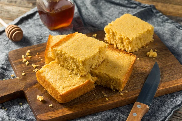 Sladké Domácí Kukuřičný Chléb Připraven Jídlu — Stock fotografie