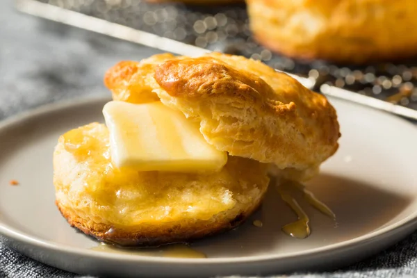 Zelfgemaakte Flakey Buttermilk Biscuits Klaar Eten — Stockfoto